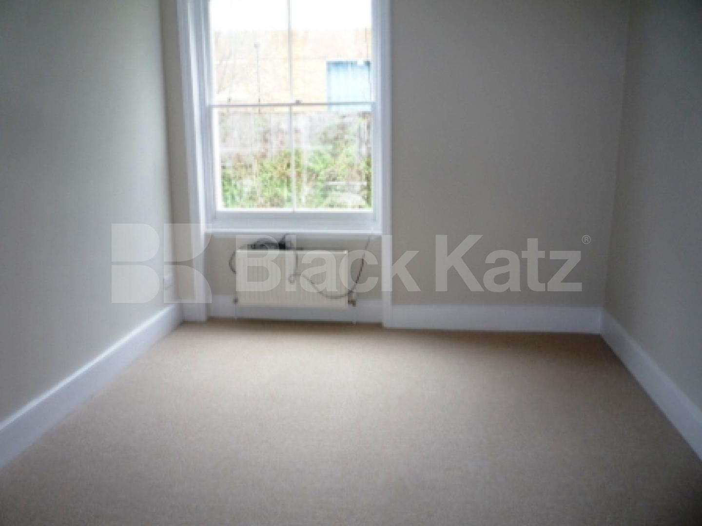 			Amazing 3 Bed With Balcony !, 3 Bedroom, 1 bath, 1 reception Apartment			 Rathcoole Gardens, Crouch End